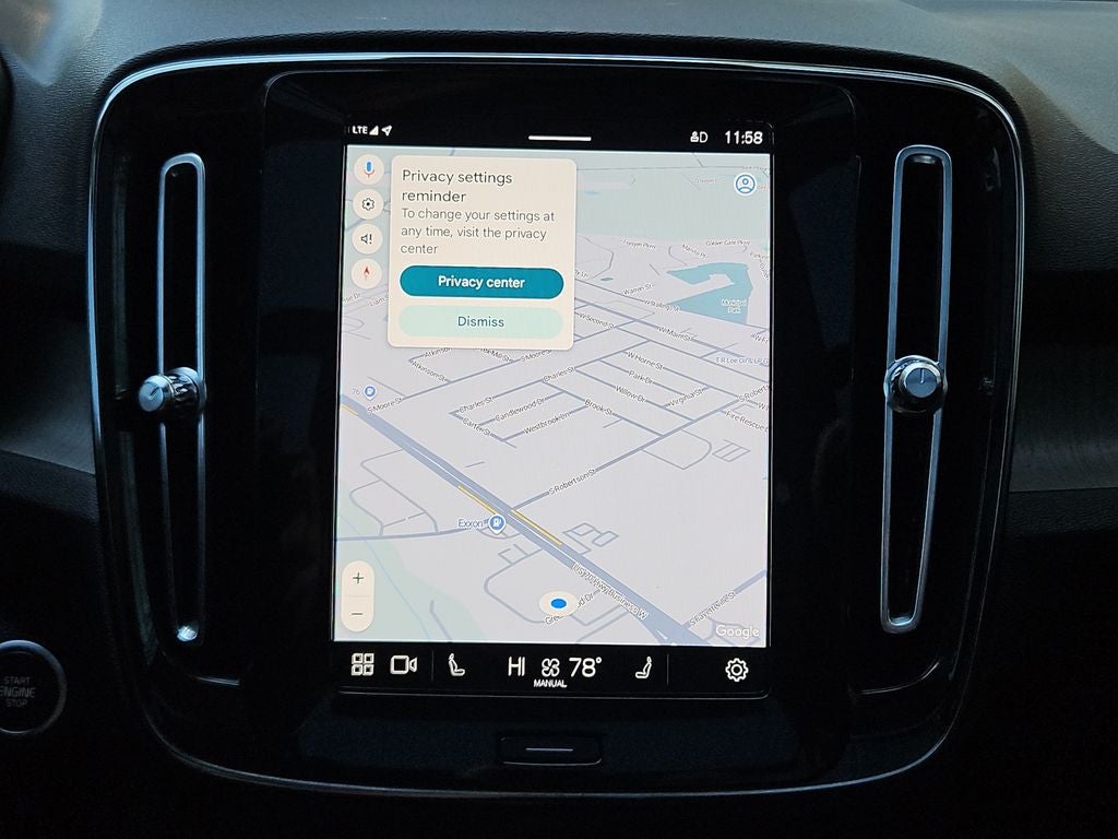 2023 Volvo XC40 B5 Plus Bright Theme