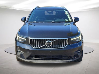 2023 Volvo XC40 B5 Plus Bright Theme