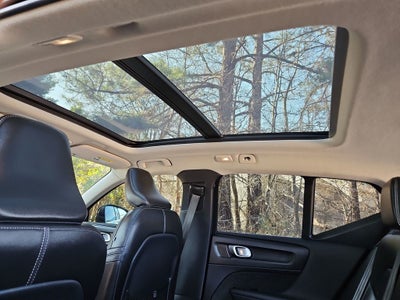 2023 Volvo XC40 B5 Plus Bright Theme