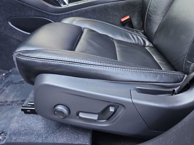 2023 Volvo XC40 B5 Plus Bright Theme