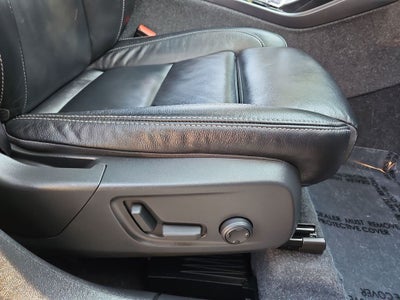 2023 Volvo XC40 B5 Plus Bright Theme