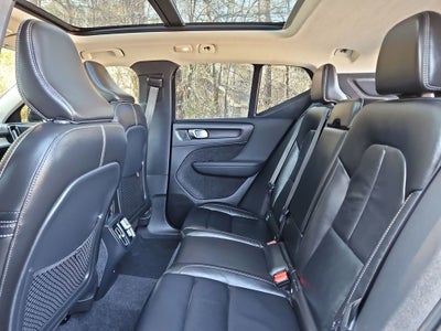 2023 Volvo XC40 B5 Plus Bright Theme