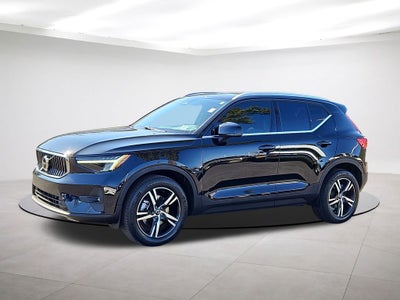 2023 Volvo XC40 B5 Plus Bright Theme