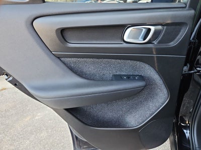 2023 Volvo XC40 B5 Plus Bright Theme