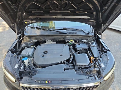 2023 Volvo XC40 B5 Plus Bright Theme