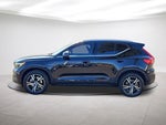 2023 Volvo XC40 B5 Plus Bright Theme
