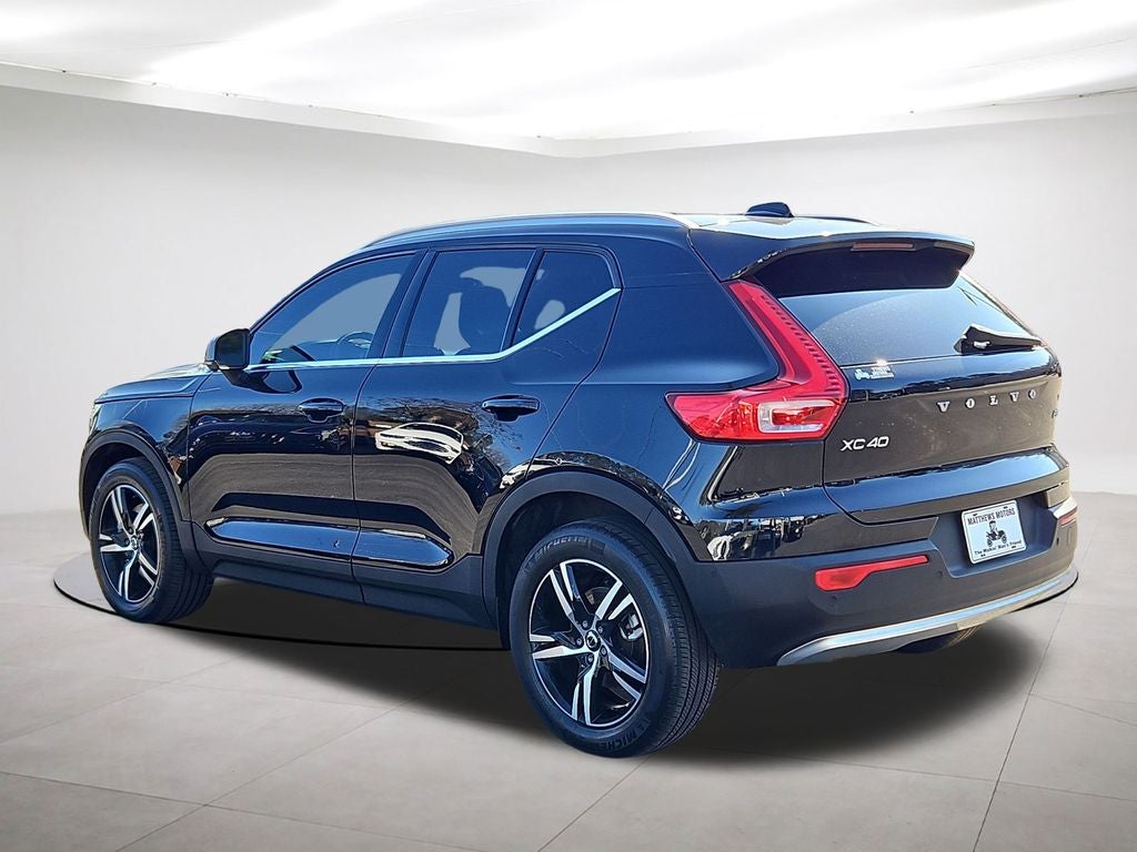 2023 Volvo XC40 B5 Plus Bright Theme