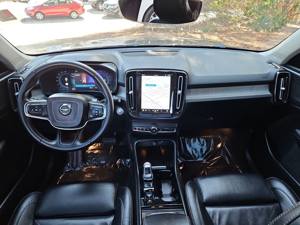 2023 Volvo XC40 B5 Plus Bright Theme