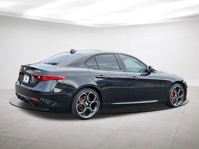 2023 Alfa Romeo Giulia Veloce w/PANO SUN ROOF 1OWNER