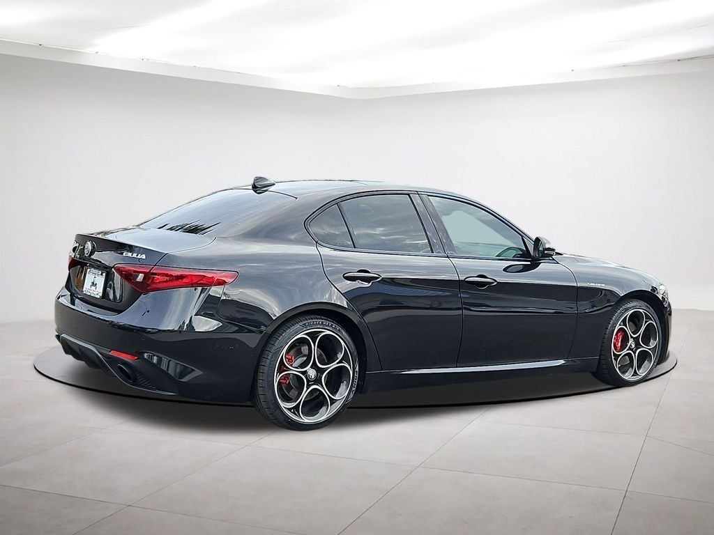 2023 Alfa Romeo Giulia Veloce w/PANO SUN ROOF 1OWNER