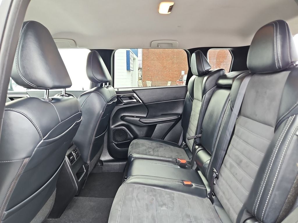 2024 Mitsubishi Outlander SE