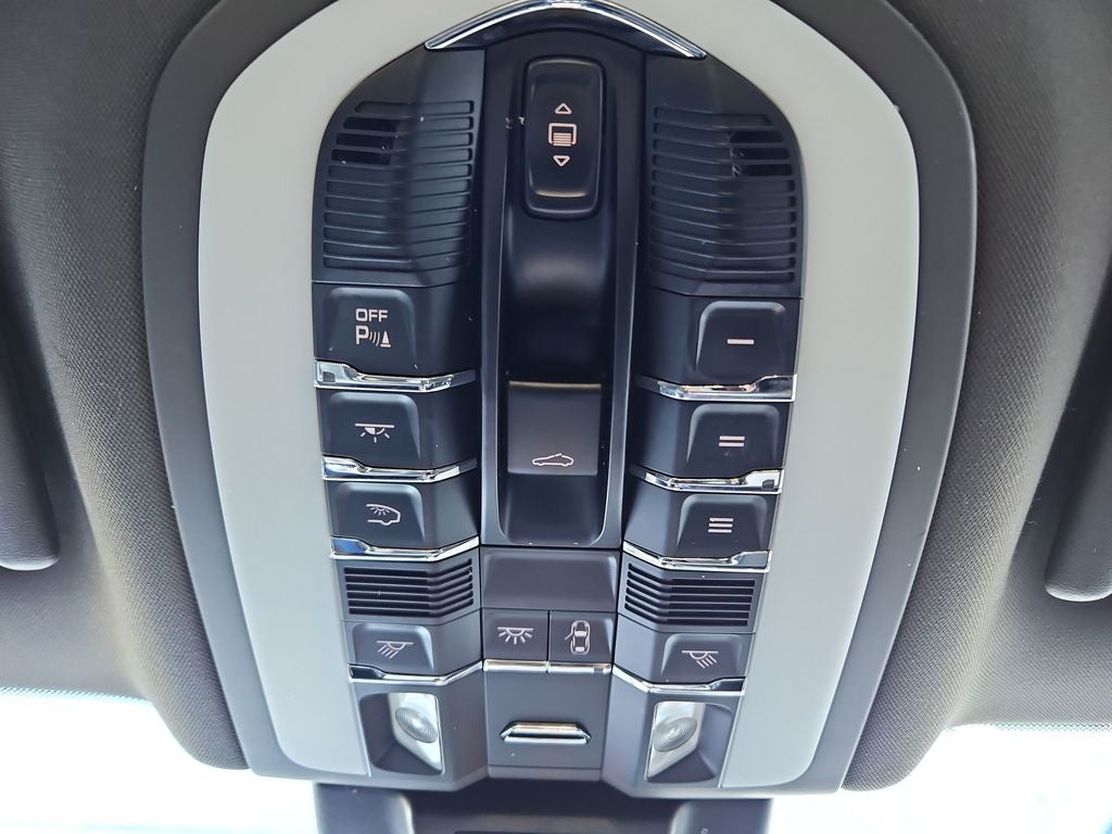 2017 Porsche Macan Base