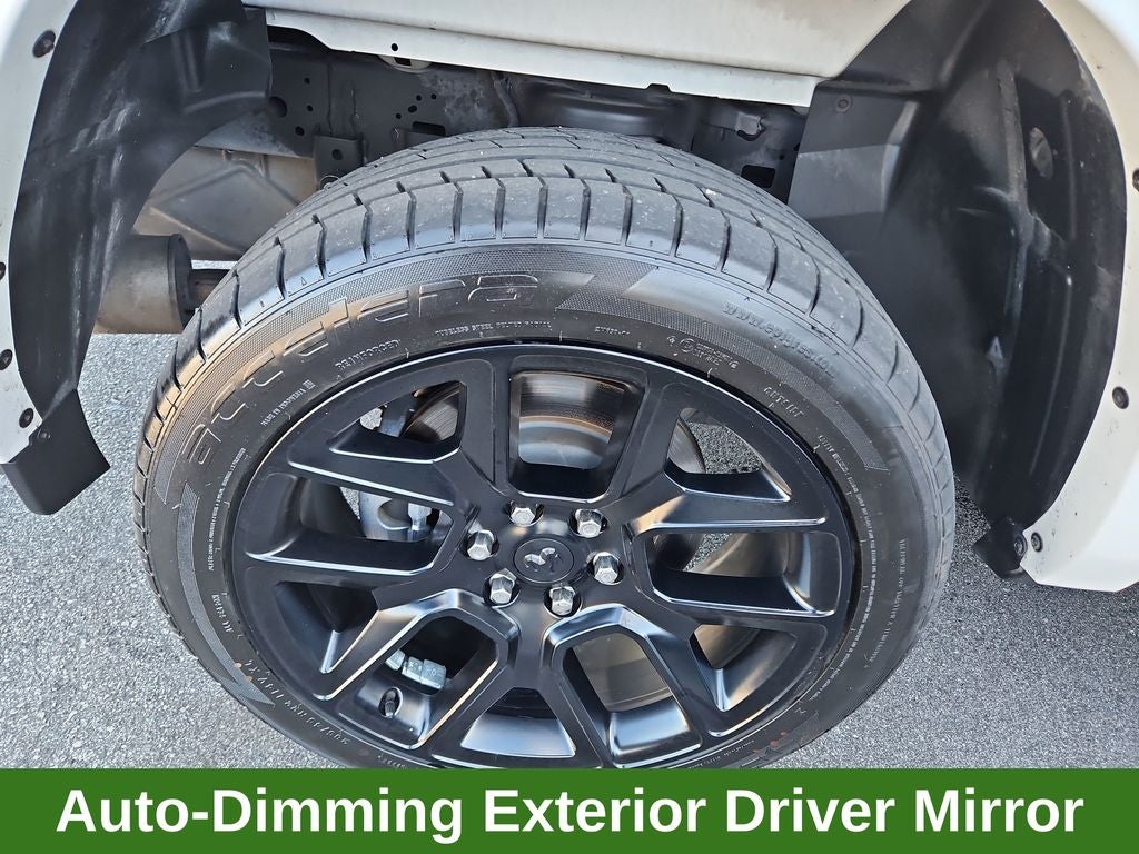 2022 RAM 1500 Laramie 4x4 Crew Cab Night Edition w/ Nav & Panor