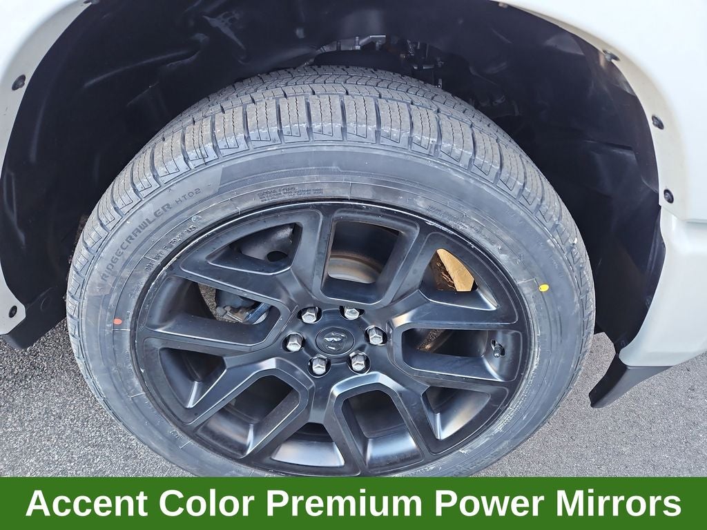 2022 RAM 1500 Laramie 4x4 Crew Cab Night Edition w/ Nav & Panor