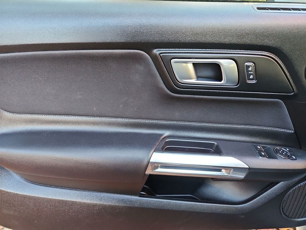 2022 Ford Mustang EcoBoost