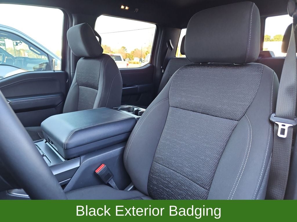 2024 Ford F-150 XLT 4WD SuperCrew FX4 5.0L w/ Black Appearance Pkg