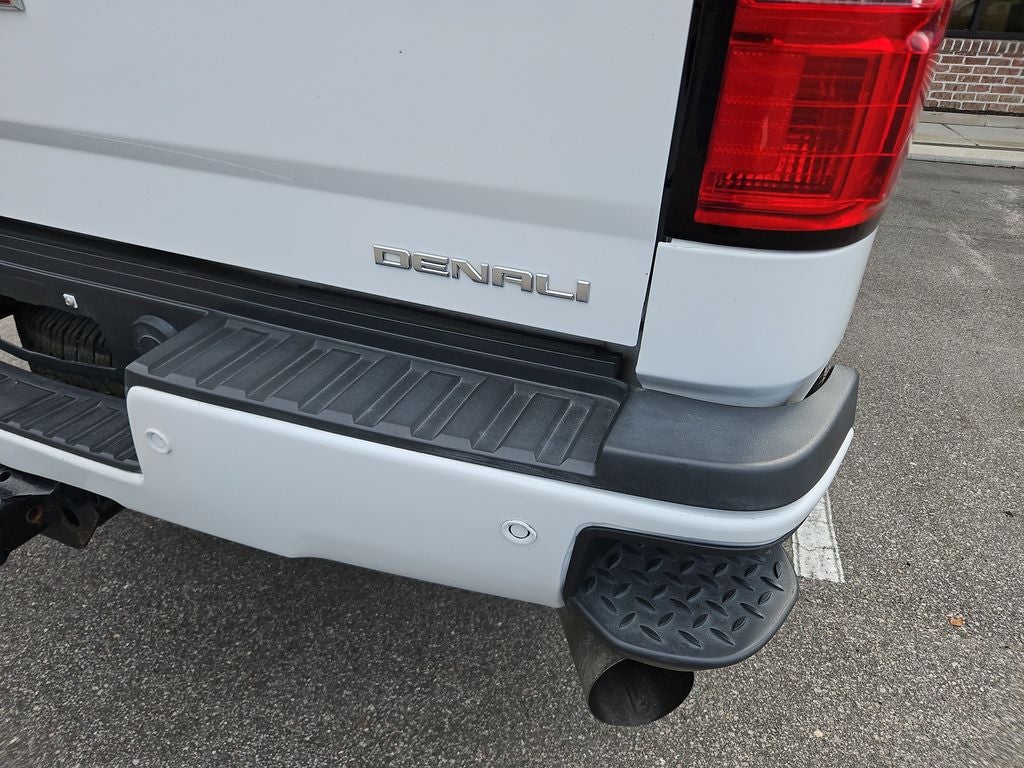 2016 GMC Sierra 2500HD Denali 4WD Crew Cab 6.6L Turbo Diesel w/ Duramax