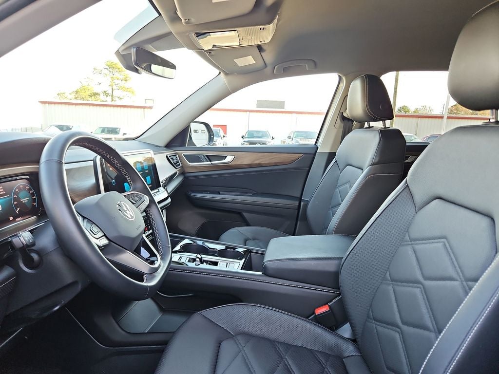 2025 Volkswagen Atlas 2.0T SE w/Technology