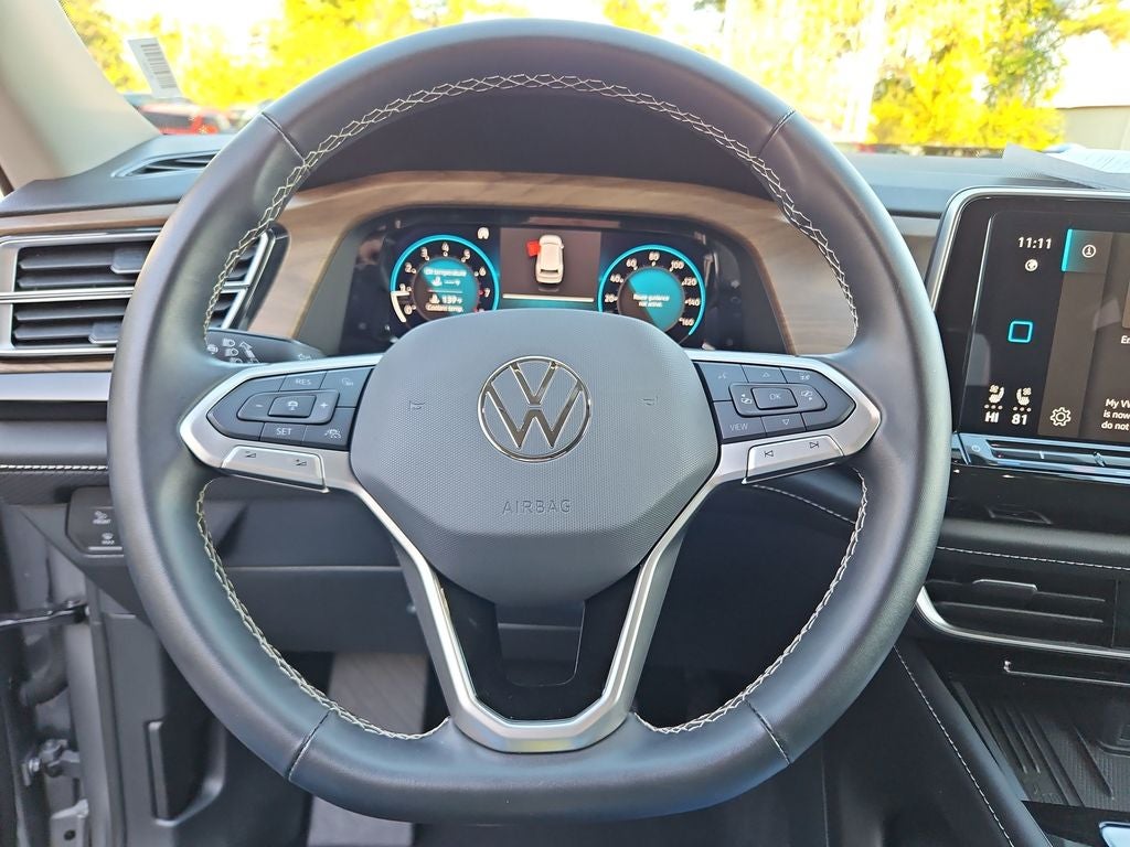 2025 Volkswagen Atlas 2.0T SE w/Technology