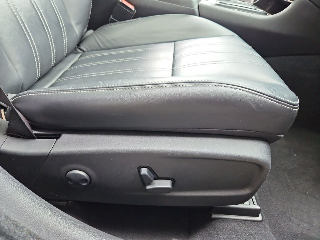 2023 Chrysler 300 S w/ Nav & Panoramic Sunroof