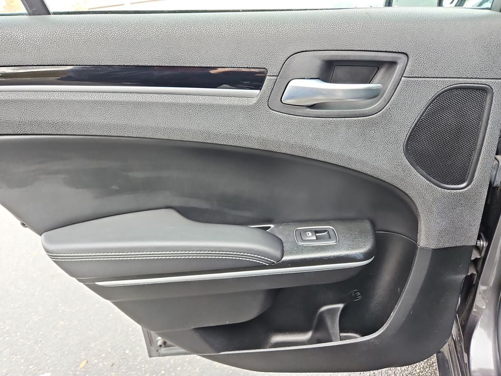 2023 Chrysler 300 S w/ Nav & Panoramic Sunroof