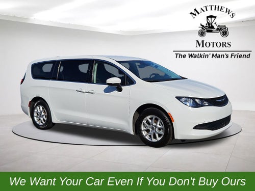 2023 Chrysler Voyager LX