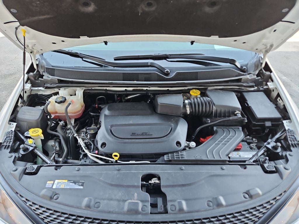 2023 Chrysler Voyager LX