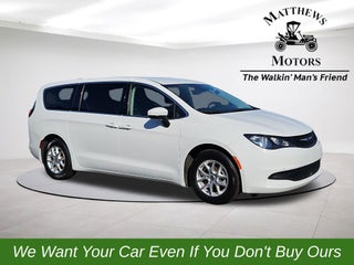 2023 Chrysler Voyager LX