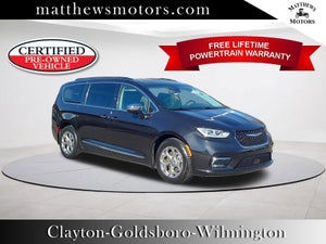 2022 Chrysler Pacifica Limited 2WD w/ Nav, Panoramic Sunroof &amp; 3rd Row