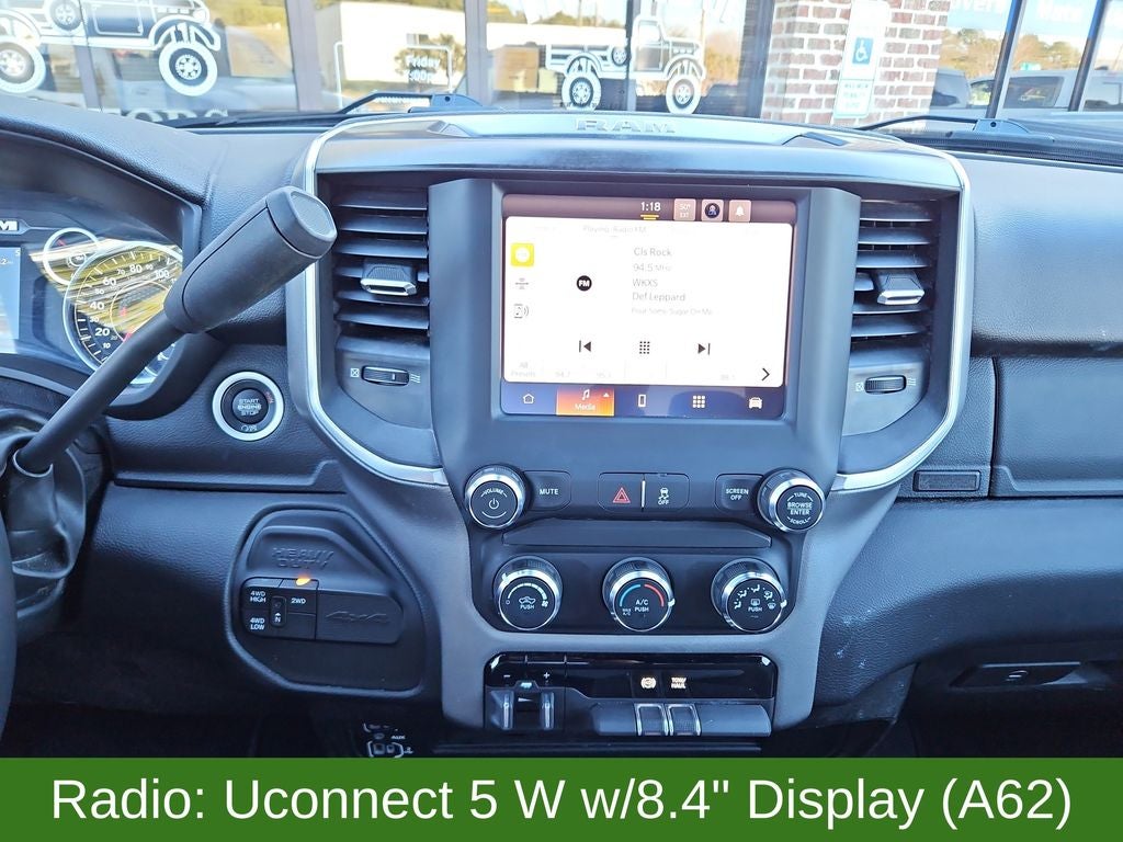 2024 RAM 2500 BIG HORN Crew Cab 4x4 Cummins 6.7L I6 Turbodiesel Crew Cab 4WD 6.7L Turbodiesel