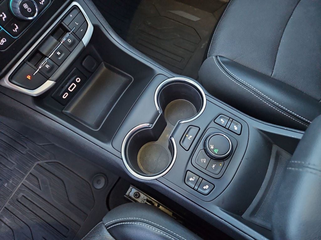 2023 GMC Terrain SLT w/ Tech Pkg. Nav & Skyscape Sunroof