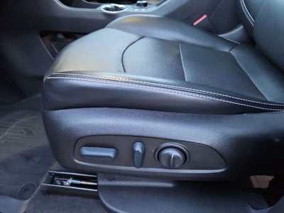 2023 GMC Terrain SLT w/ Tech Pkg. Nav & Skyscape Sunroof