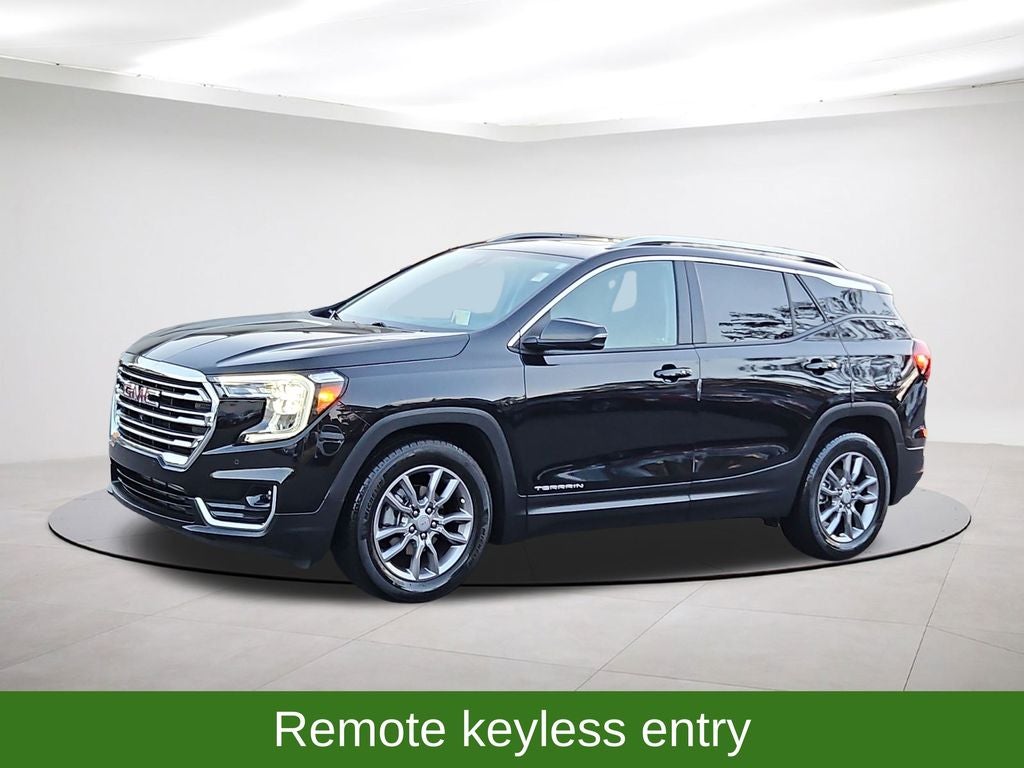 2023 GMC Terrain SLT w/ Tech Pkg. Nav & Skyscape Sunroof