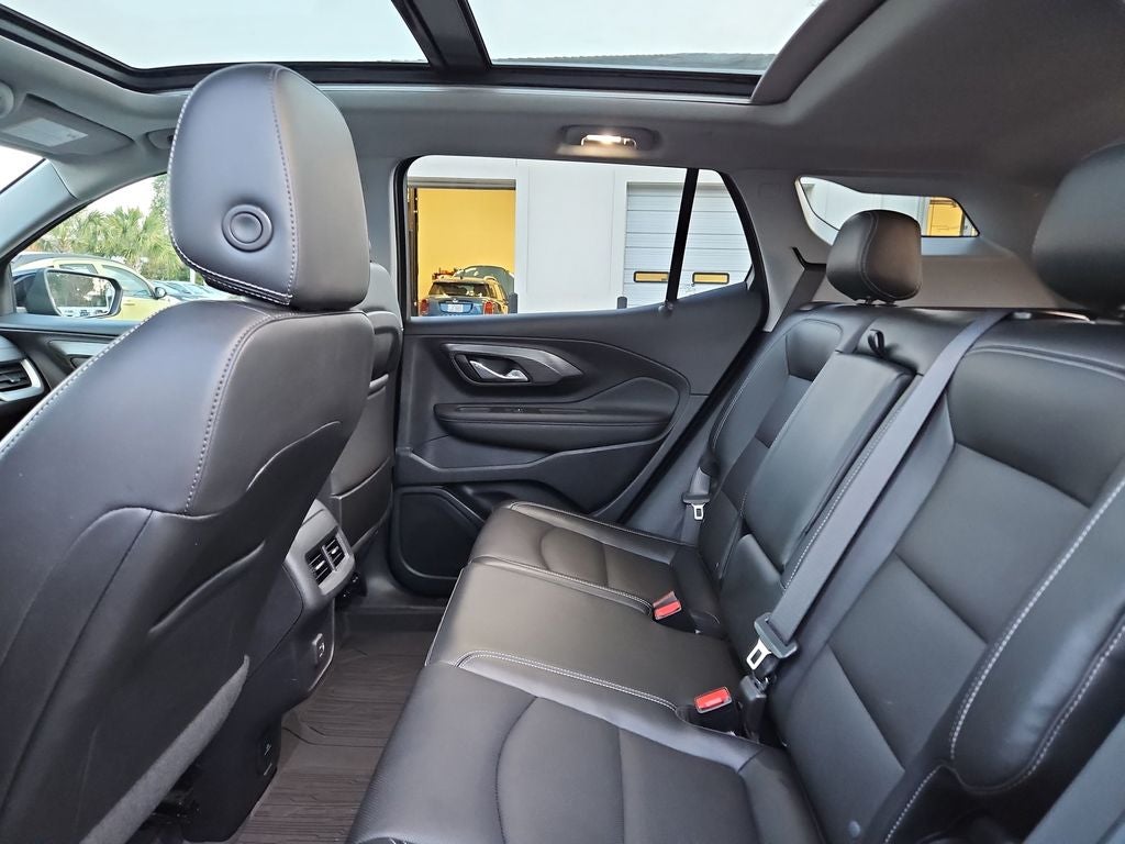 2023 GMC Terrain SLT w/ Tech Pkg. Nav & Skyscape Sunroof