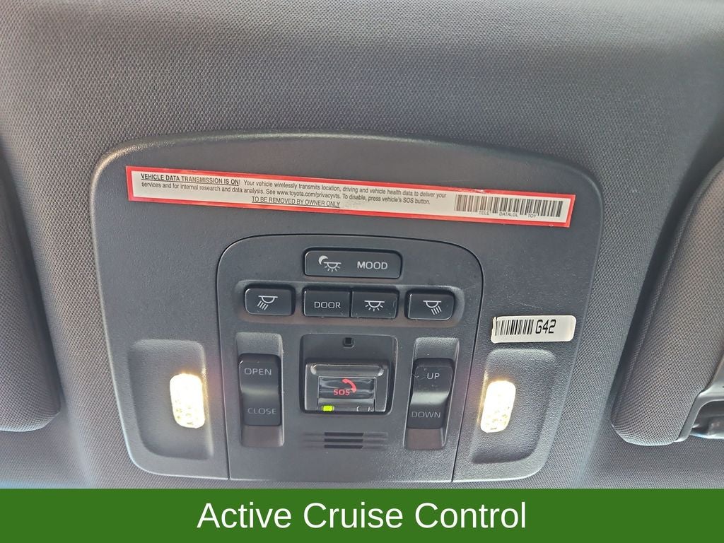 2021 Toyota Avalon Hybrid Limited w/ Nav & Sunroof