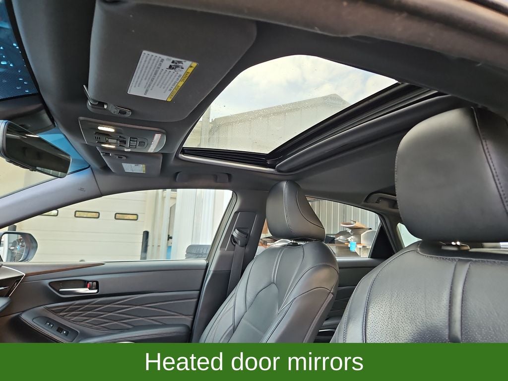 2021 Toyota Avalon Hybrid Limited w/ Nav & Sunroof