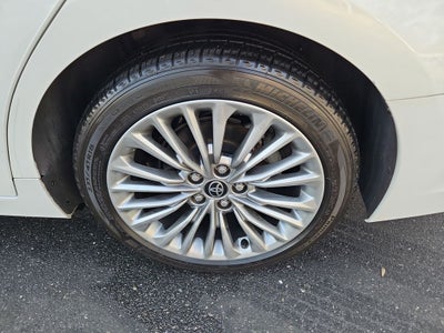 2021 Toyota Avalon Hybrid Limited w/ Nav & Sunroof