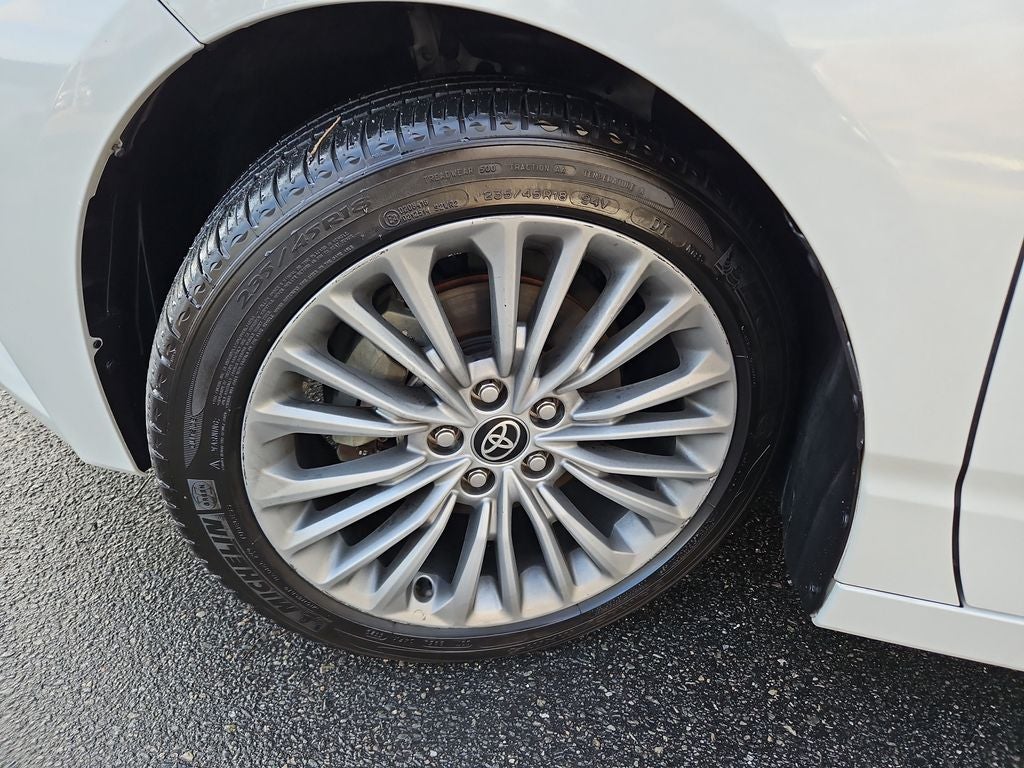 2021 Toyota Avalon Hybrid Limited w/ Nav & Sunroof