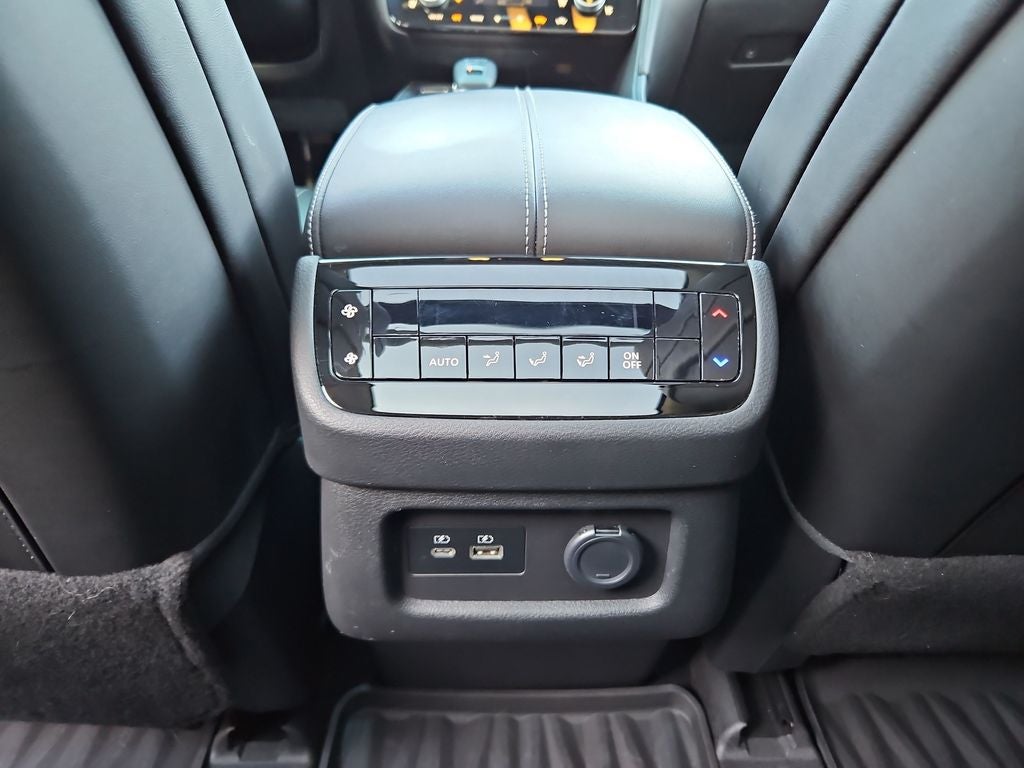 2022 INFINITI QX60 LUXE