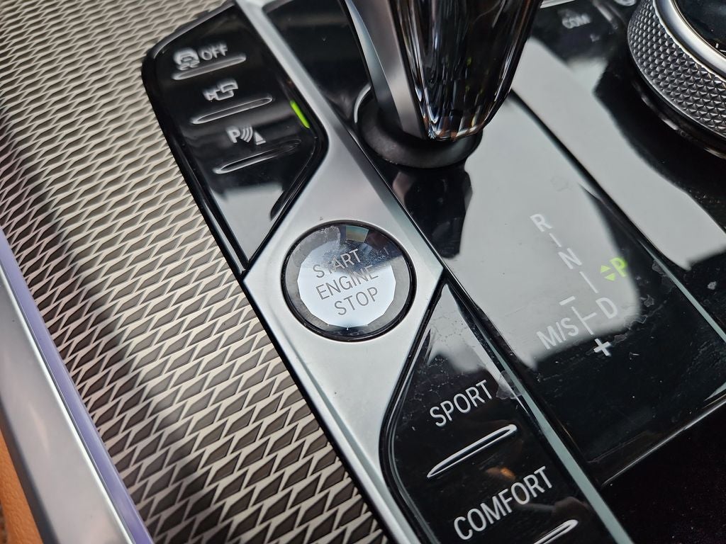 2023 BMW X5 xDrive40i M-Sport w/ Executive Pkg. & Panoramic Su