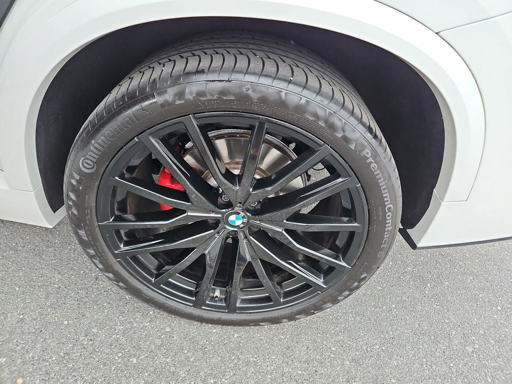 2023 BMW X5 xDrive40i M-Sport w/ Executive Pkg. & Panoramic Su