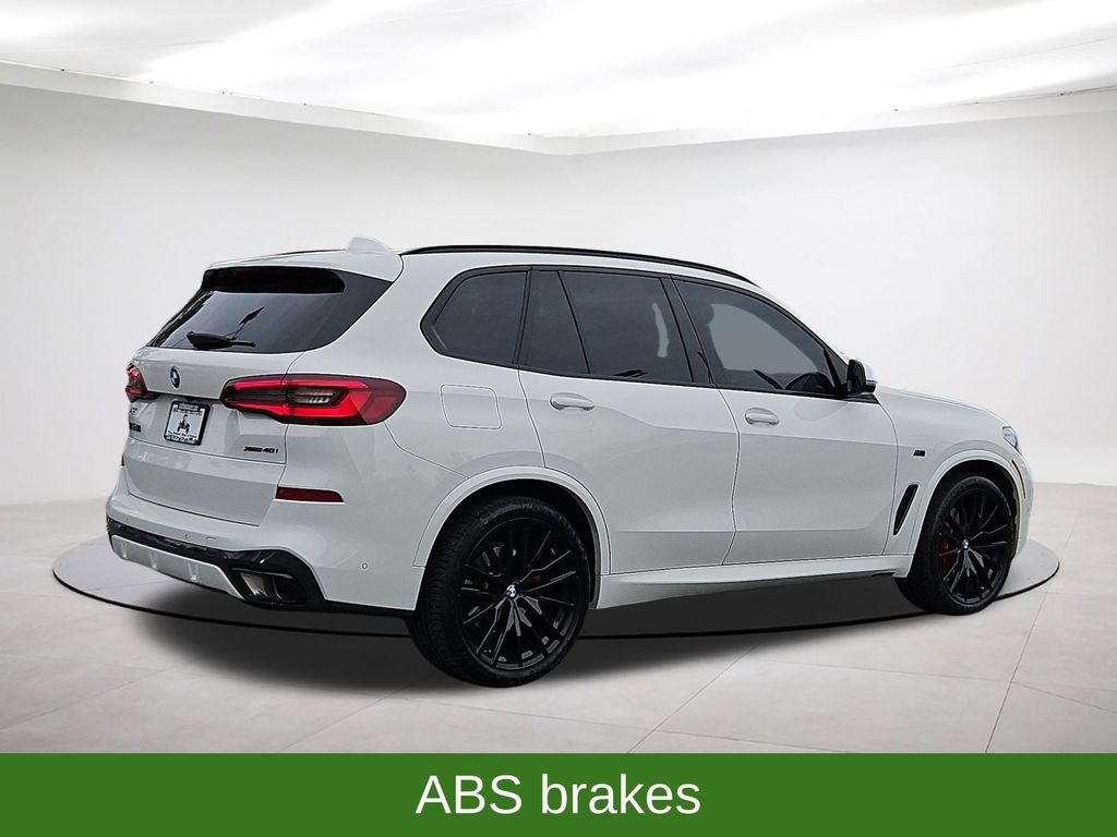 2023 BMW X5 xDrive40i M-Sport w/ Executive Pkg. & Panoramic Su