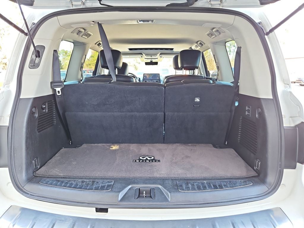 2023 INFINITI QX80 LUXE