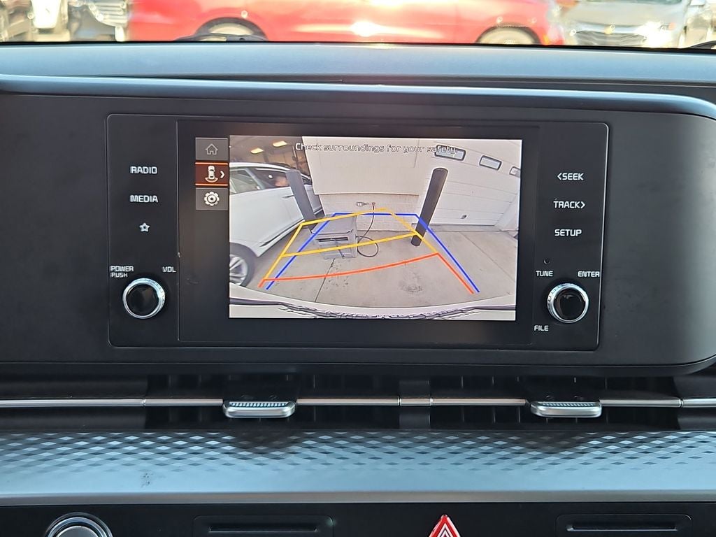 2024 Kia Carnival LX