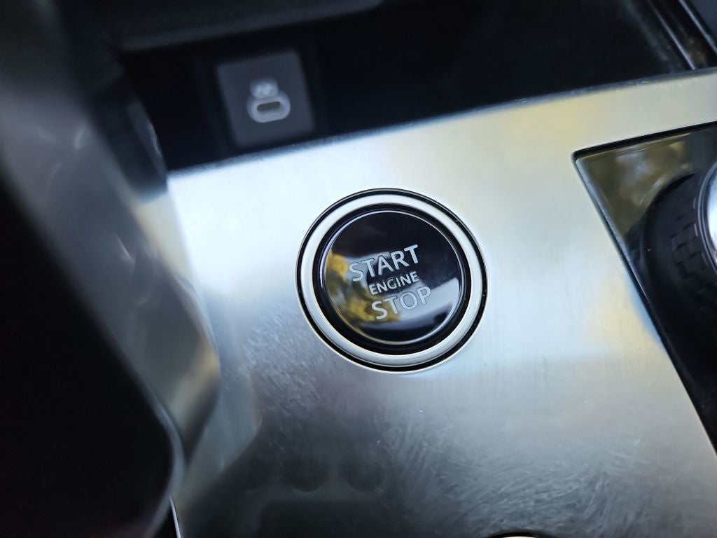 2023 Land Rover Range Rover SE LWB