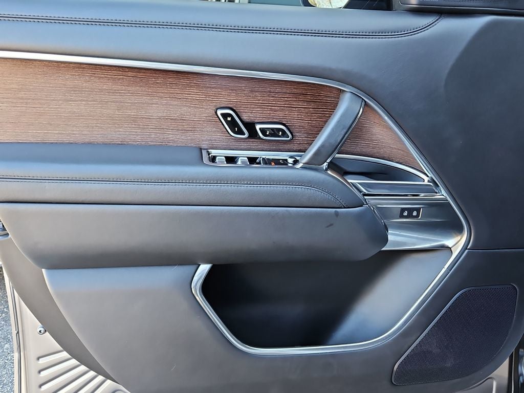 2023 Land Rover Range Rover SE LWB