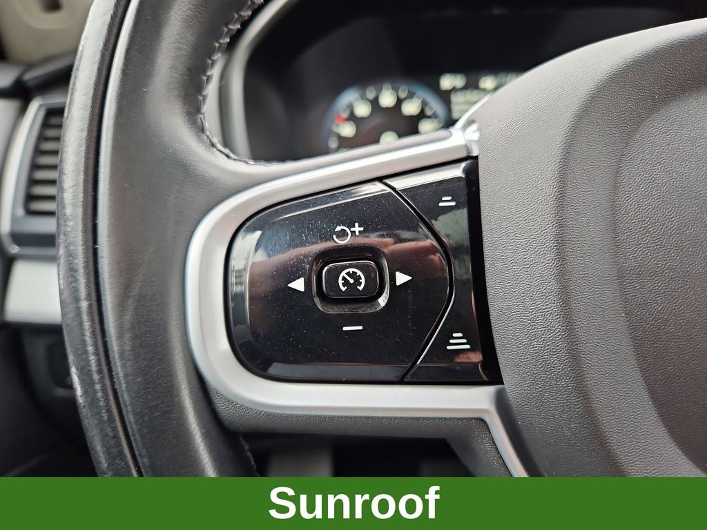 2022 Volvo XC90 T5 Momentum