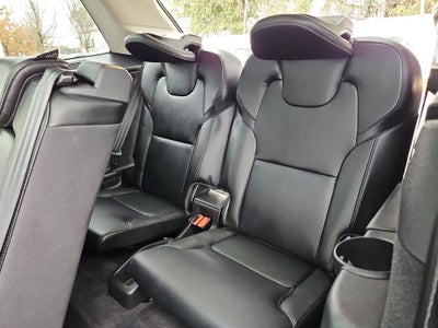 2022 Volvo XC90 T5 Momentum