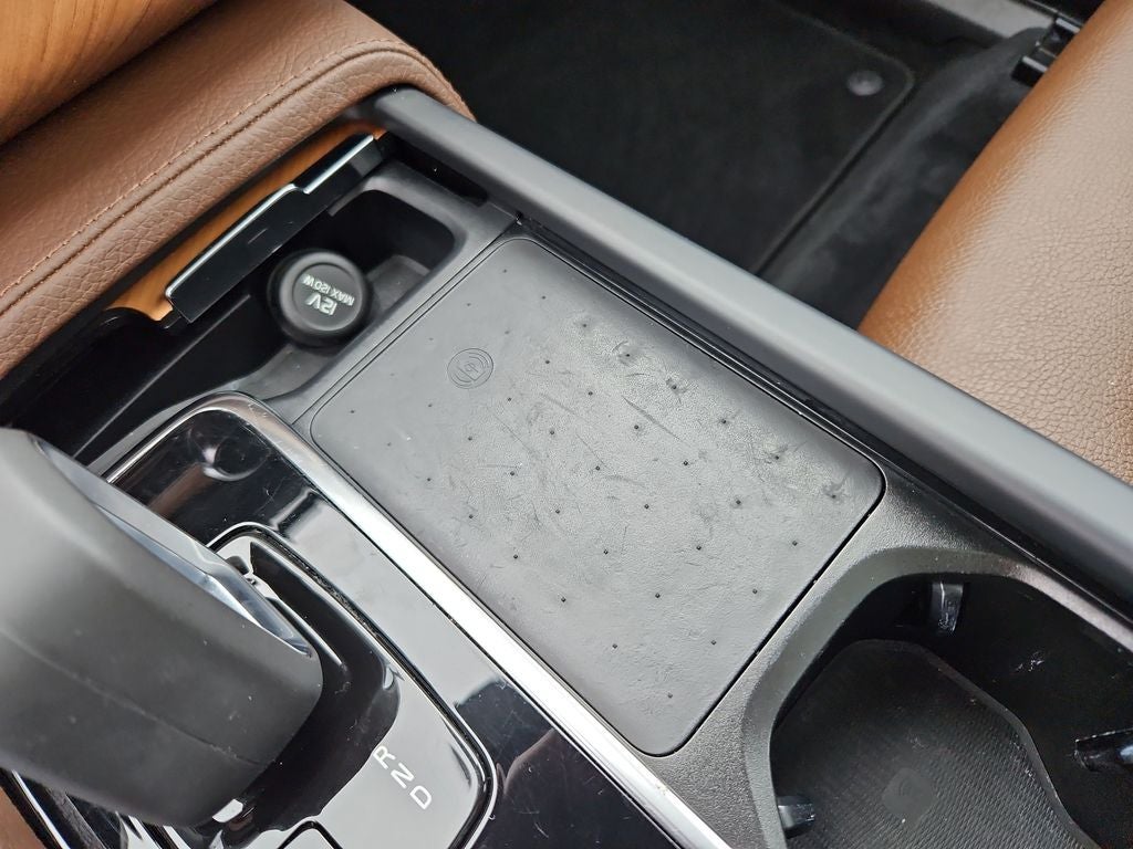 2022 Volvo XC90 Recharge Plug-In Hybrid T8 Inscription Expression 7 Passenger