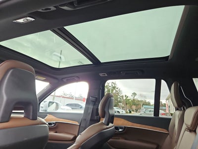 2022 Volvo XC90 Recharge Plug-In Hybrid T8 Inscription Expression 7 Passenger